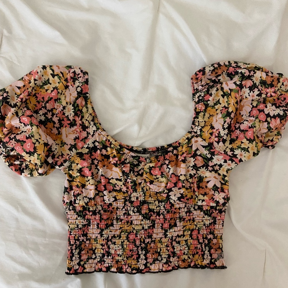 Billabong Floral Top Size M With Tags